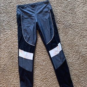 LARGE. PINK leggings